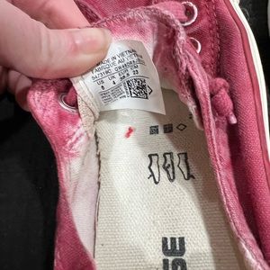 Converse distressed look size 6